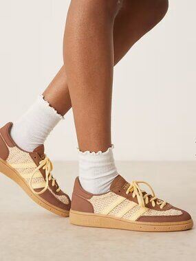 Adidas Originals Handball Spezial sneakers in brown and yellow Size 7 Womens